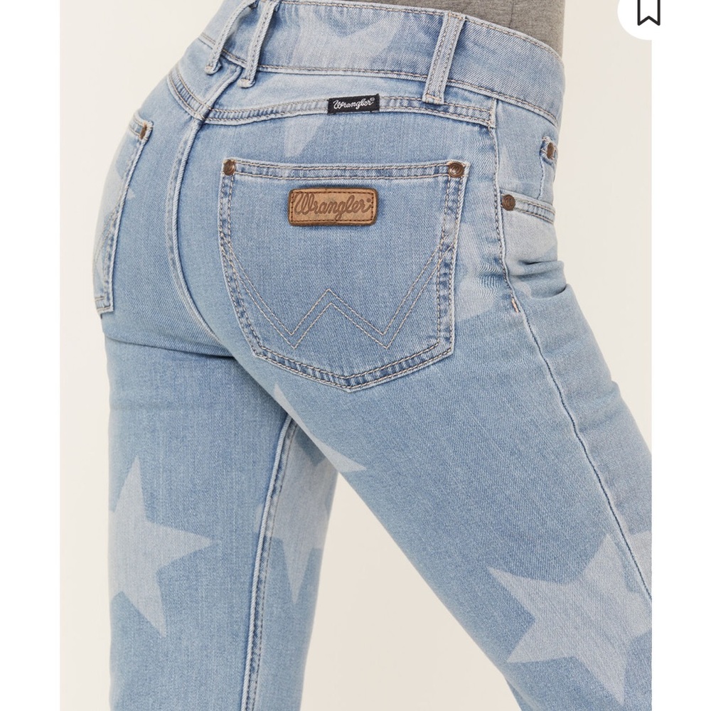 Wrangler Blue High Rise Jeans with Unique Star Design 26x32